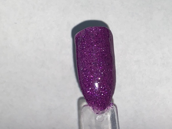 Nail polish swatch / manicure of shade Dipwell GL-30