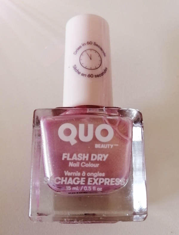 Nail polish swatch / manicure of shade Quo Beauty Flash Dry Socialite