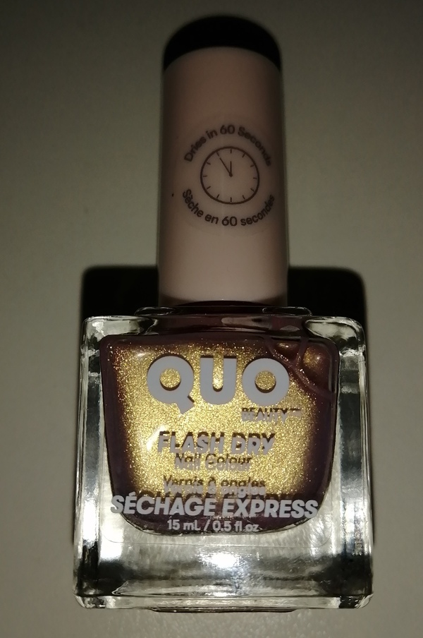 Nail polish swatch / manicure of shade Quo Beauty Flash Dry Socialite