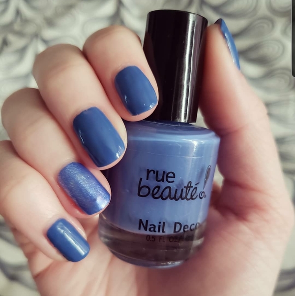Nail polish swatch / manicure of shade Rue Beauté! High Tide
