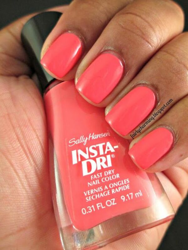 Nail polish swatch / manicure of shade Sally Hansen Peachy Breeze