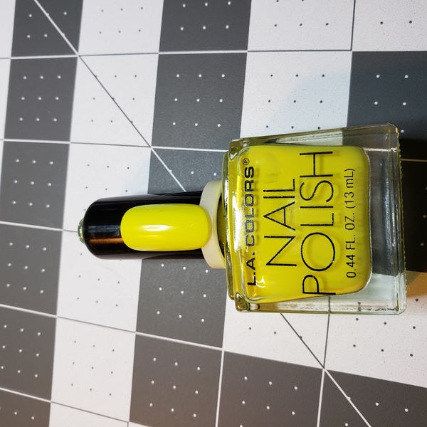 Nail polish swatch / manicure of shade L.A. Colors Neon Yellow