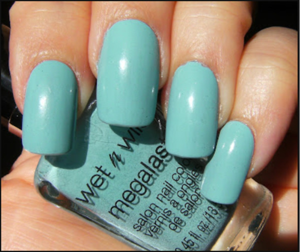 Nail polish swatch / manicure of shade wet n wild I Need a Refresh-Mint
