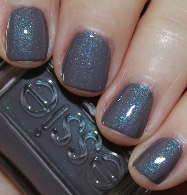 Nail polish swatch / manicure of shade essie Coat Couture