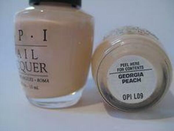 Nail polish swatch / manicure of shade OPI Georgia Peach