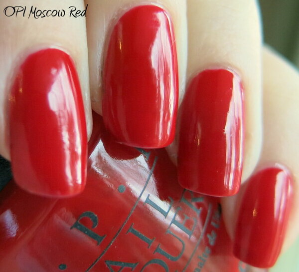 Nail polish swatch / manicure of shade OPI Moscow Red