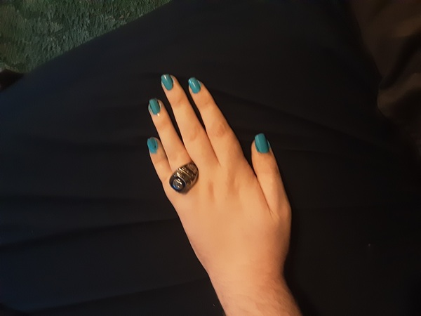 Nail polish swatch / manicure of shade Maybelline Turquoise Tease