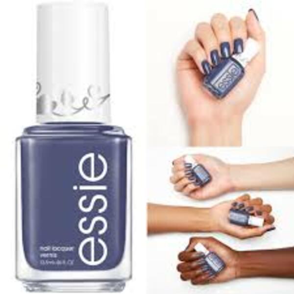 Nail polish swatch / manicure of shade essie You're a Natural