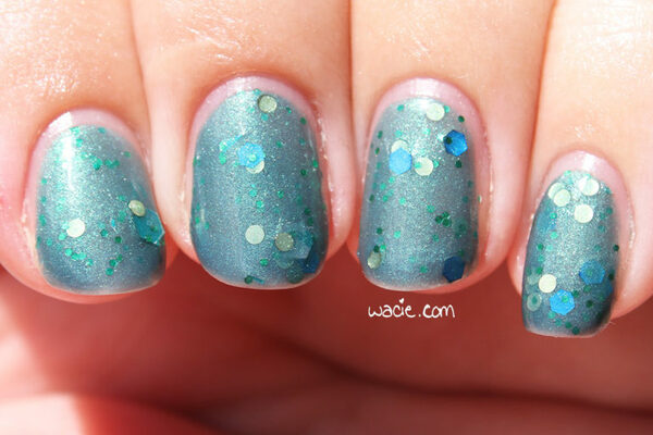 Nail polish swatch / manicure of shade Pretty and Polished Dreams of Mermaids