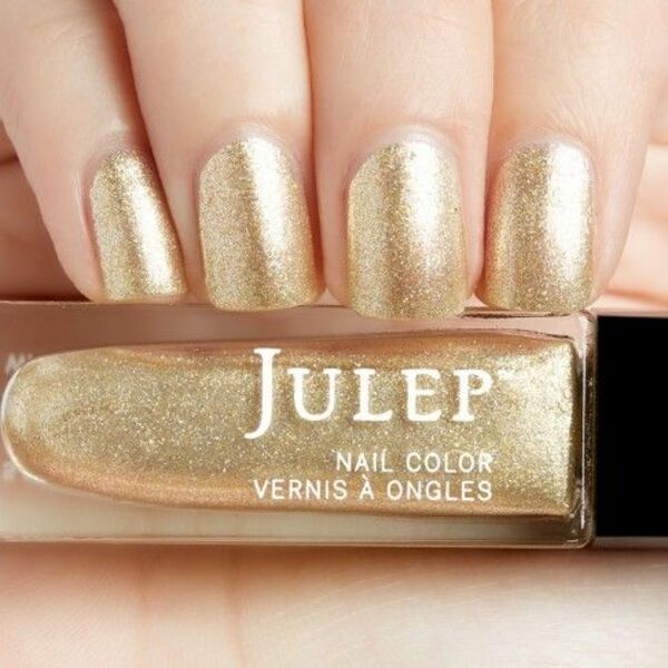Nail polish swatch / manicure of shade Julep Kalli