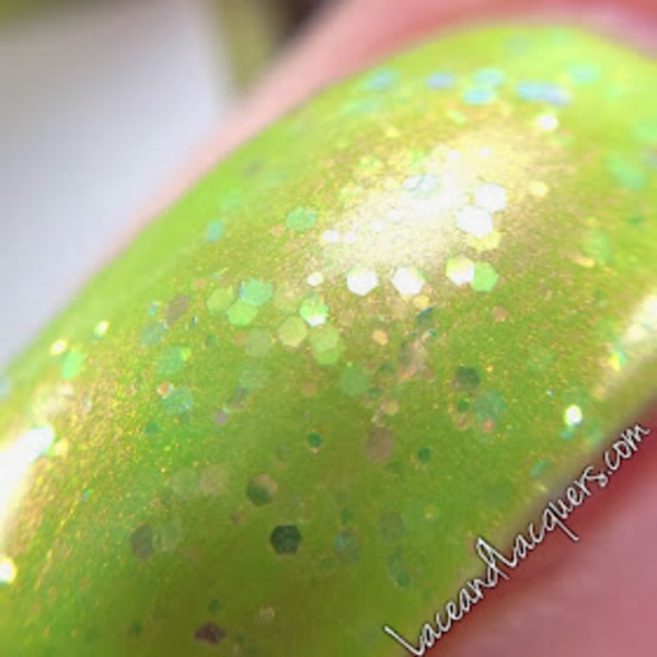 Nail polish swatch / manicure of shade SquareHue Roppongi