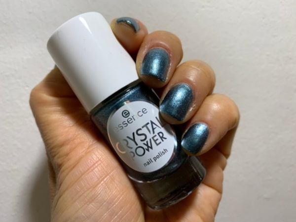 Nail polish swatch / manicure of shade essence Be Passionate