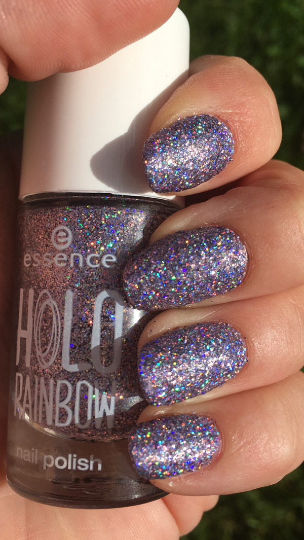 Nail polish swatch / manicure of shade essence Holo Fever