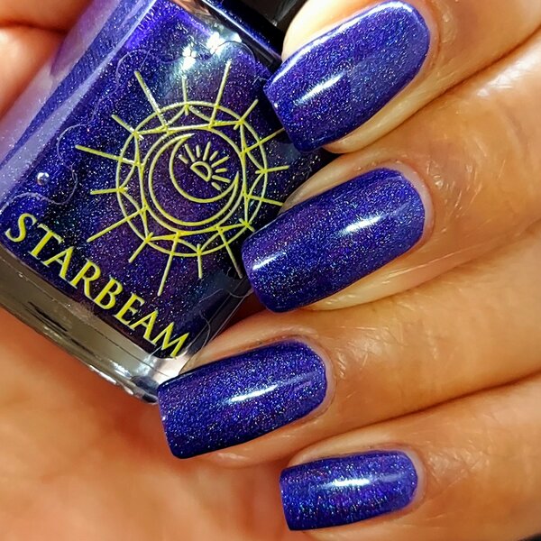 Nail polish swatch / manicure of shade Starbeam Starspell