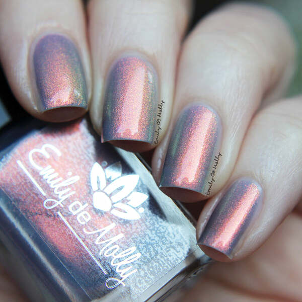 Nail polish swatch / manicure of shade Emily de Molly Bring the Light