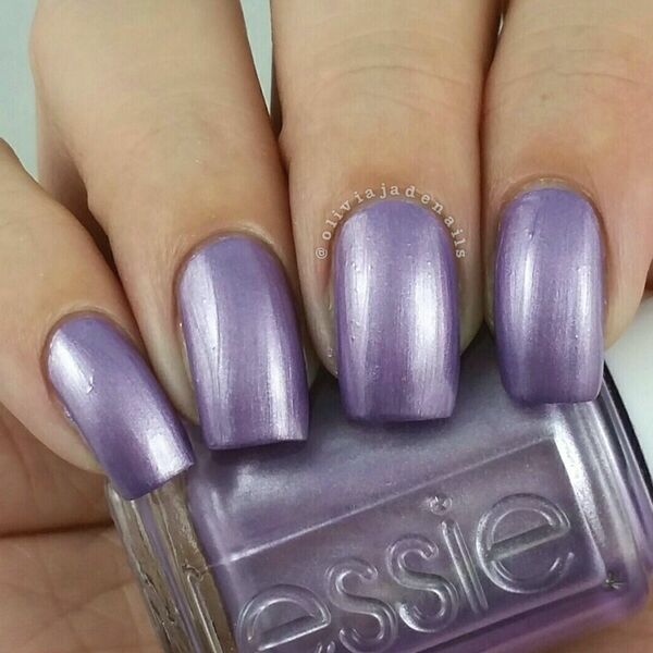 Nail polish swatch / manicure of shade essie Violet Auction