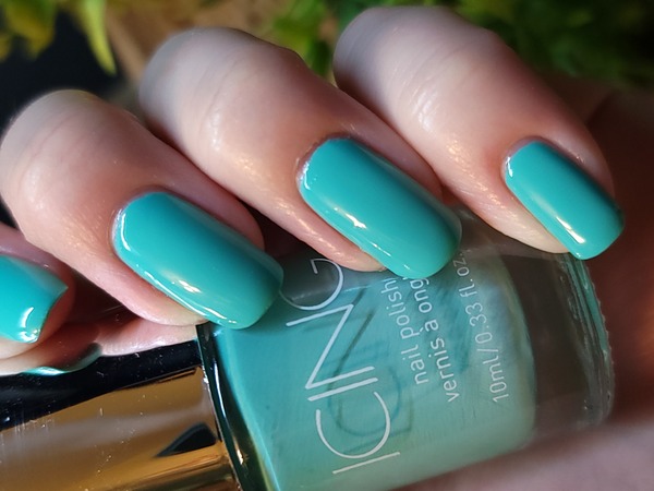 Nail polish swatch / manicure of shade Icing Tiffany Blue