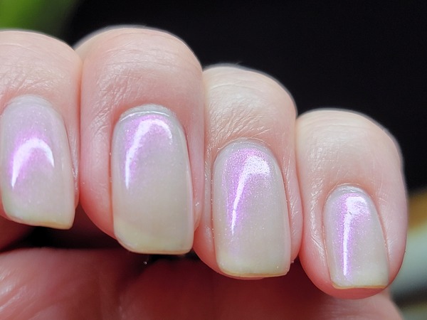 Nail polish swatch / manicure of shade Sassy+Chic 942