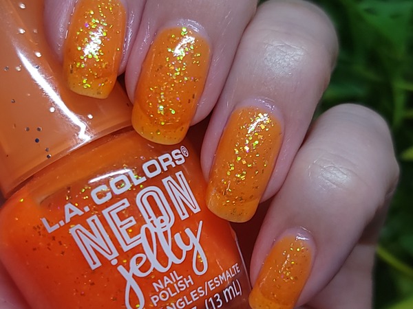 Nail polish swatch / manicure of shade L.A.Colors Solstice