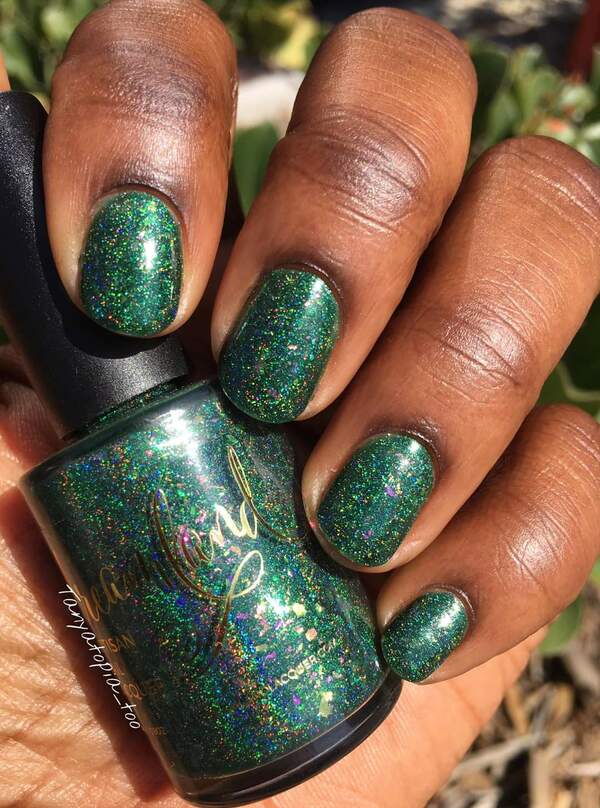 Nail polish swatch / manicure of shade Dreamland Lacquer Queen of the Iceni