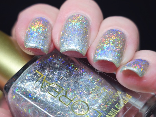 Nail polish swatch / manicure of shade L'Oréal Gypsy Glitz