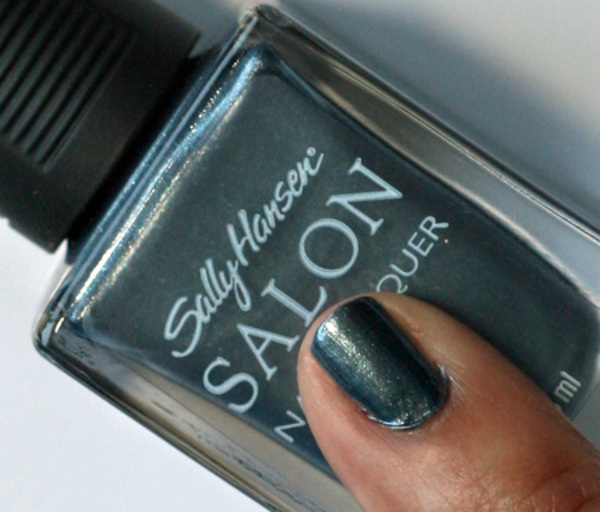 Nail polish swatch / manicure of shade Sally Hansen Stormy Blue