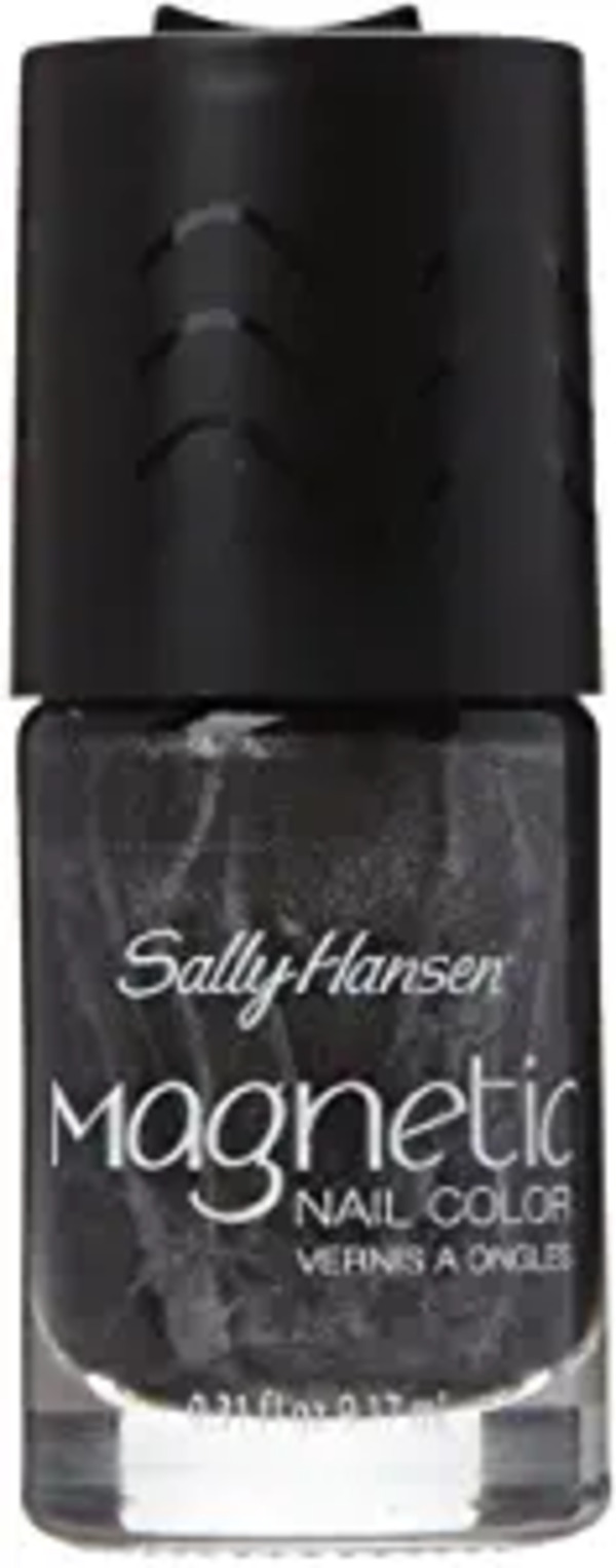 Nail polish swatch / manicure of shade Sally Hansen Graphite Gravity