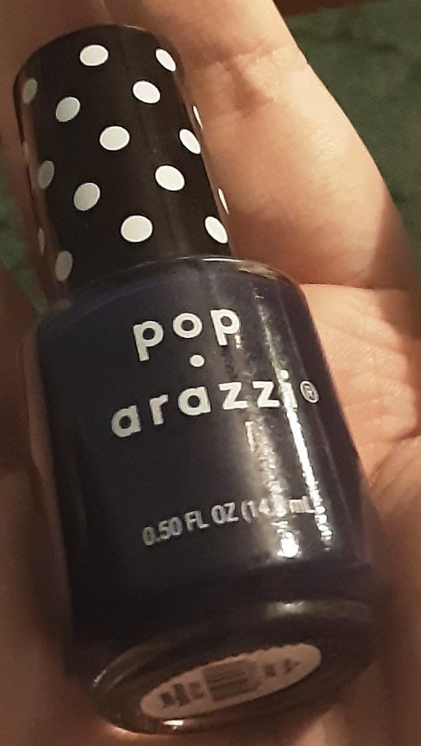 Nail polish swatch / manicure of shade Pop-arazzi Cosmetic Confidence