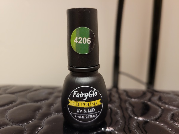 Nail polish swatch / manicure of shade Fairy Glo 4206