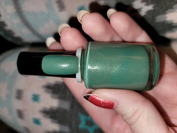 Nail polish swatch / manicure of shade Unknown Chromium Oxide Green