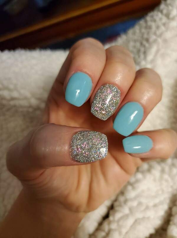 Nail polish swatch / manicure of shade Sparkle and Co. Dreamboard Society