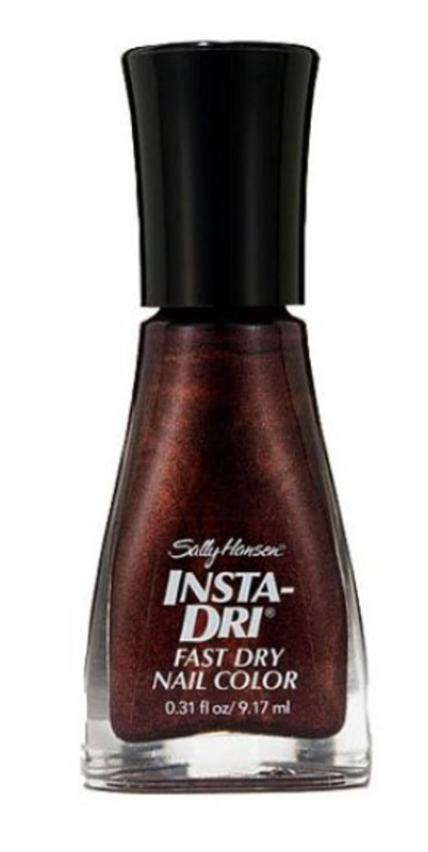 Nail polish swatch / manicure of shade Sally Hansen Mochachino