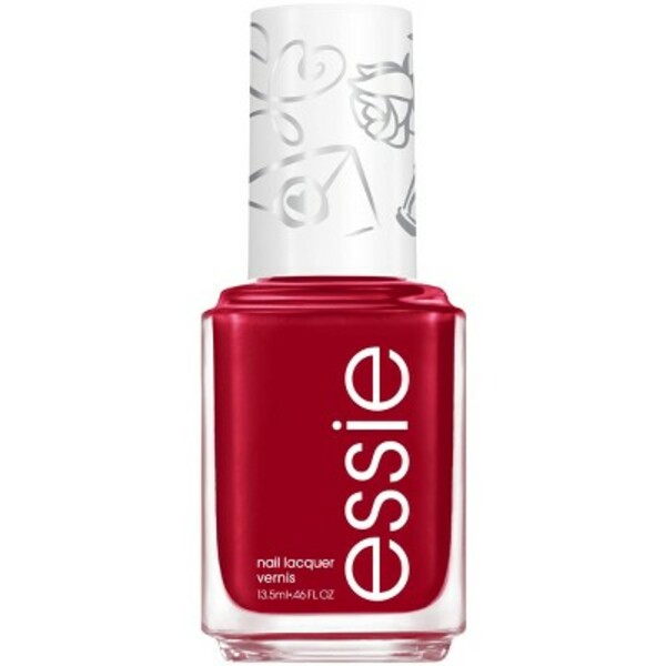 Nail polish swatch / manicure of shade essie Love-Note Worthy