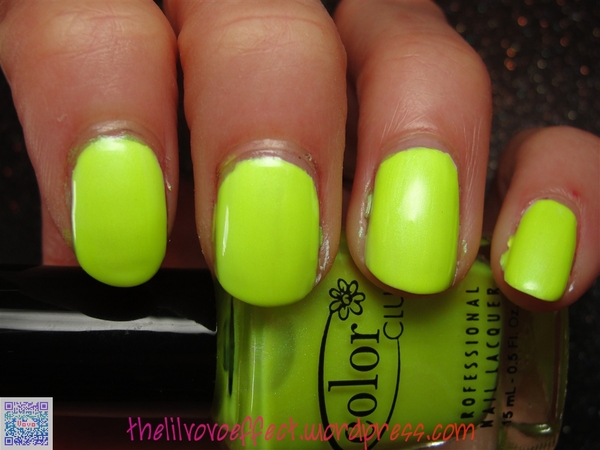 Nail polish swatch / manicure of shade Color Club Volt of Light
