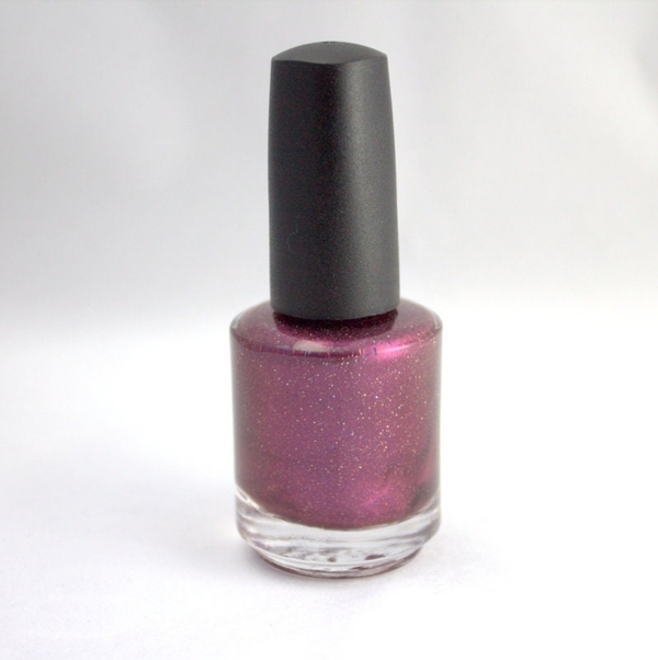 Nail polish swatch / manicure of shade Glitterfied Nails Garnet