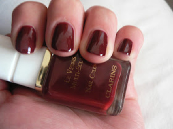 Nail polish swatch / manicure of shade Clarins Bordeaux