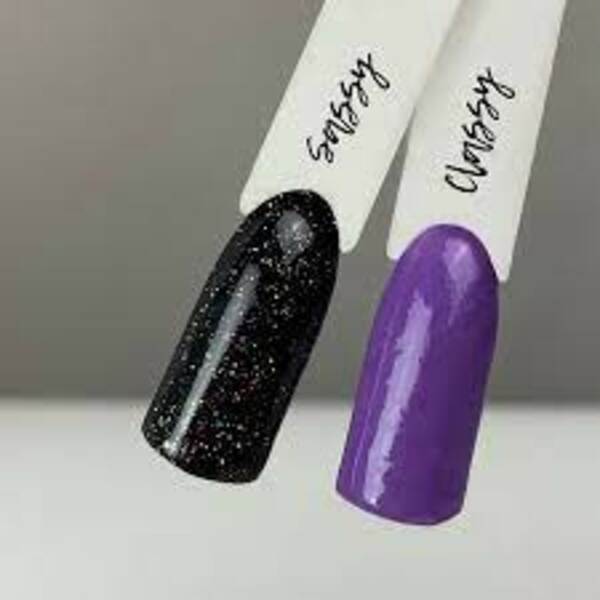 Nail polish swatch / manicure of shade Revel Sassy GOR January 2020