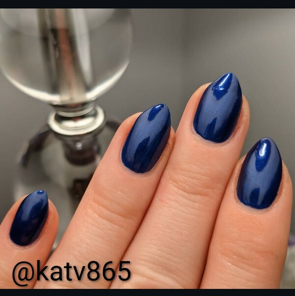 Nail polish swatch / manicure of shade wet n wild 415A