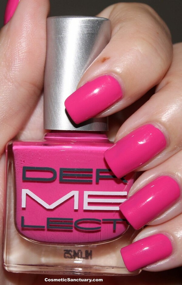 Nail polish swatch / manicure of shade Dermelect Provocative