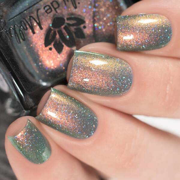 Nail polish swatch / manicure of shade Emily de Molly Riot of Shadows
