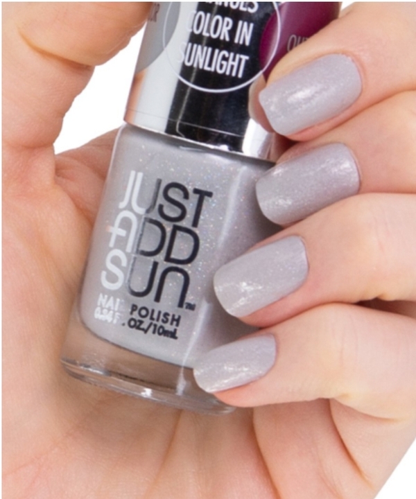 Nail polish swatch / manicure of shade Del Sol Silver Screen