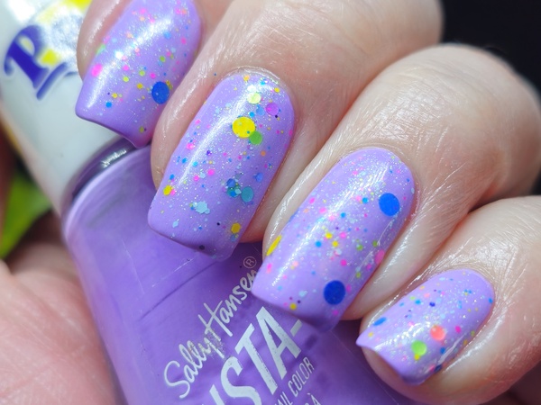 Nail polish swatch / manicure of shade Sally Hansen PEEPS Lavender