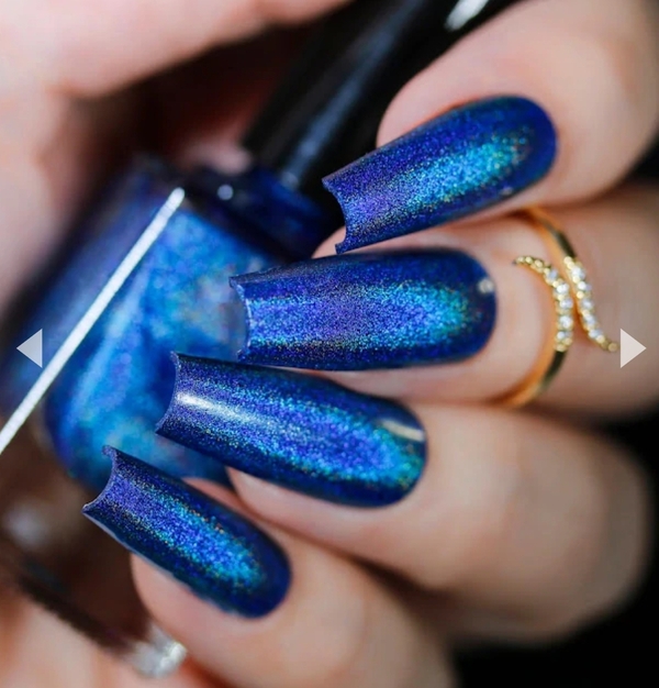 Nail polish swatch / manicure of shade Esmaltes da Kelly Laguna