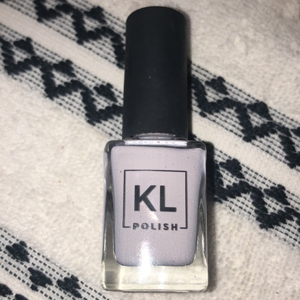 Nail polish swatch / manicure of shade KL Polish Hug and Roll