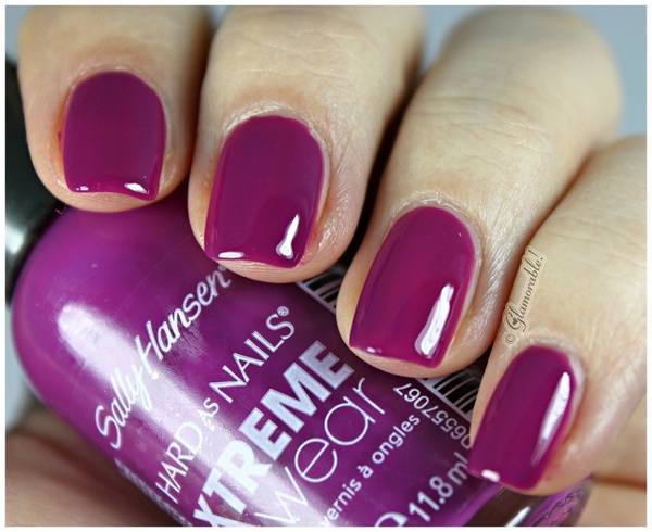 Nail polish swatch / manicure of shade Sally Hansen Pep-Plum