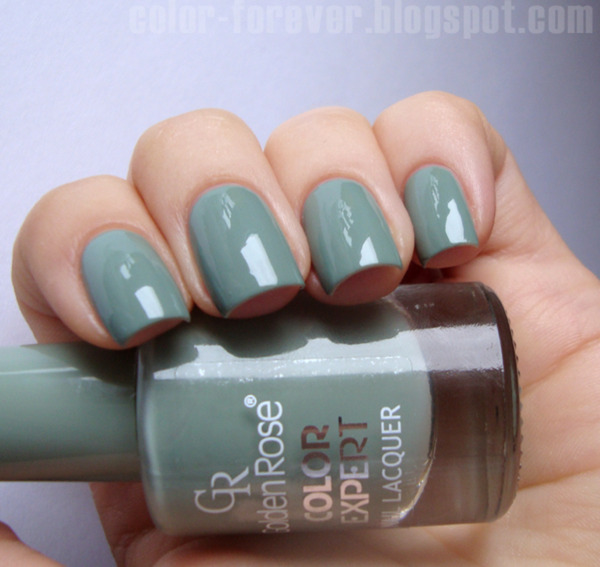 Nail polish swatch / manicure of shade Golden Rose 92