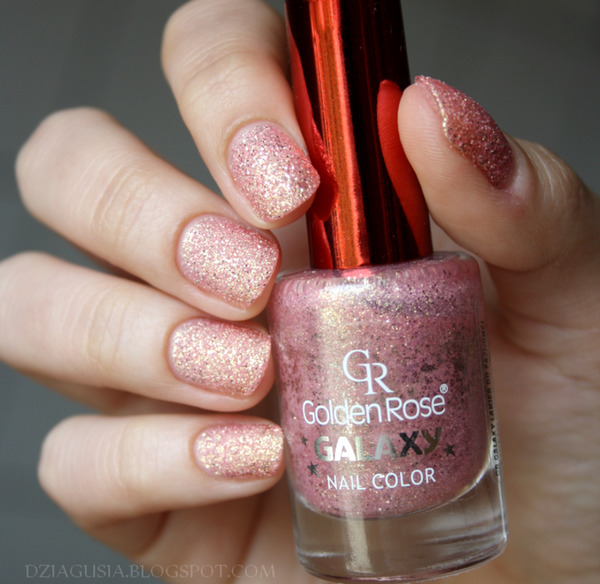 Nail polish swatch / manicure of shade Golden Rose 21