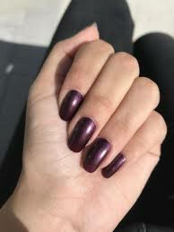 Nail polish swatch / manicure of shade OPI Infinite Shine Vampsterdam