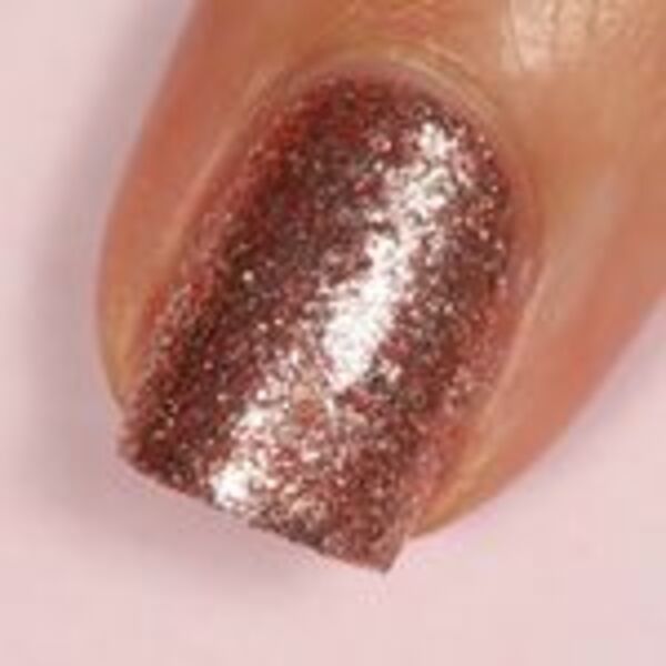 Nail polish swatch / manicure of shade Starrily La Vie En Rose