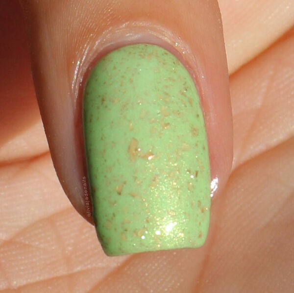 Nail polish swatch / manicure of shade Grace-full Nail Polish Step in Time